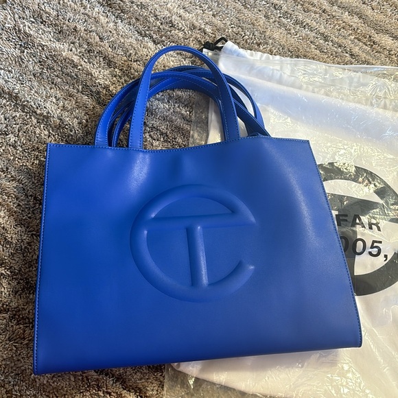 TELFAR medium bag Painters Tape - Picture 2 of 6